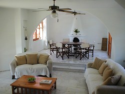 [Image: Lounge]